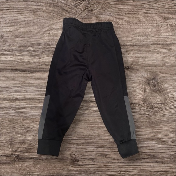 Nike Kids' Gray and Black Tracksuit with Neon Accents - Picture 4 of 6